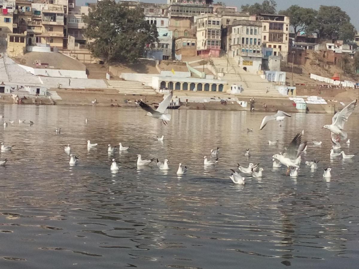Tandon Lodge On The Ganga Ghat Homestay Váránaszi Kültér fotó